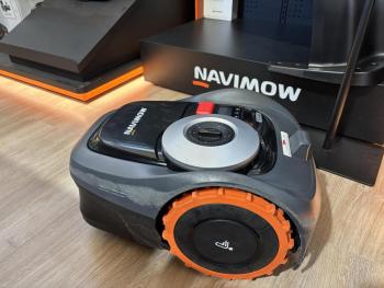 Navimow i108E robotfűnyíró 2025 (garázzsal, használt) Kép